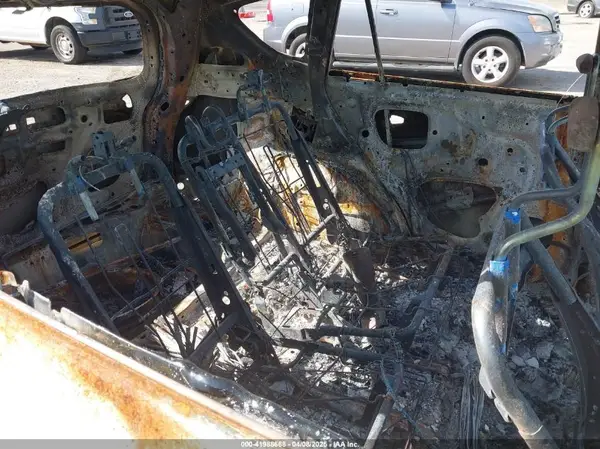 JTMZFREV4HJ147829 2017 TOYOTA RAV 4 - Image 8