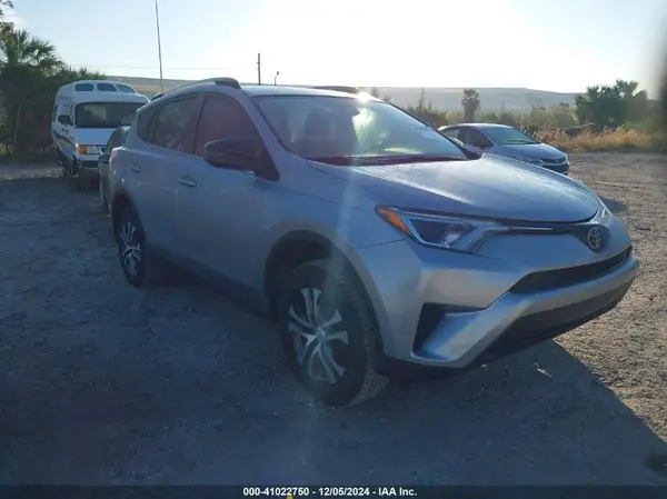 JTMZFREV4JJ176611 2018 TOYOTA RAV 4 - Image 1