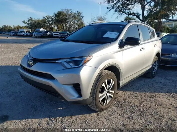 JTMZFREV4JJ176611 2018 TOYOTA RAV 4 - Image 2
