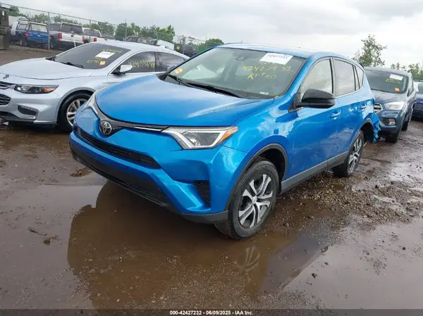 JTMZFREV4JJ195076 2018 TOYOTA RAV 4 - Image 2