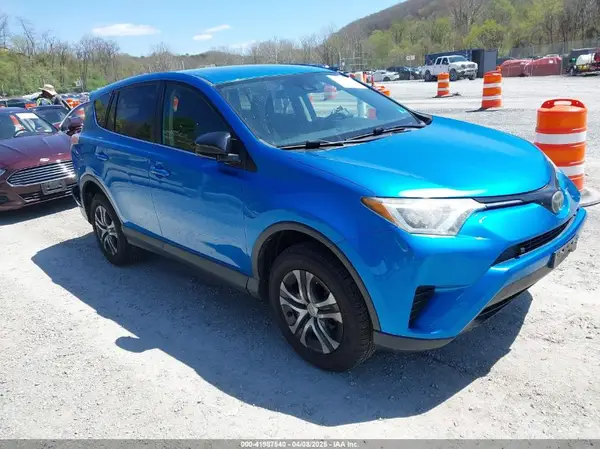 JTMZFREV4JJ734702 2018 TOYOTA RAV 4 - Image 1