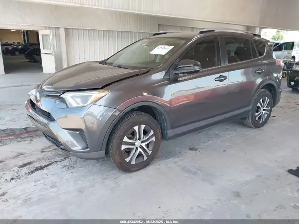 JTMZFREV4JJ742735 2018 TOYOTA RAV 4 - Image 2