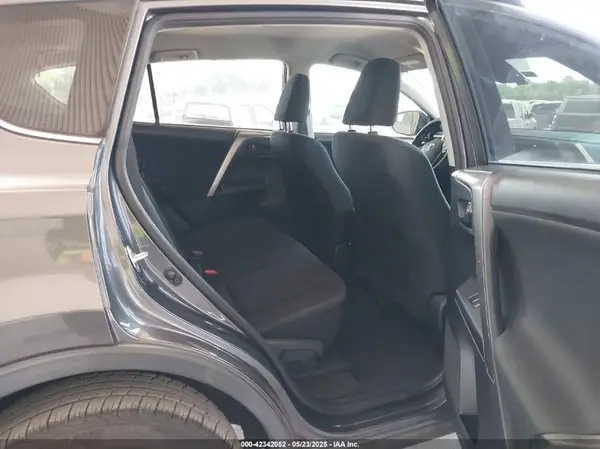 JTMZFREV4JJ742735 2018 TOYOTA RAV 4 - Image 8