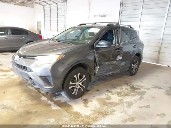 JTMZFREV5GJ073898 2016 TOYOTA RAV 4 - Image 2