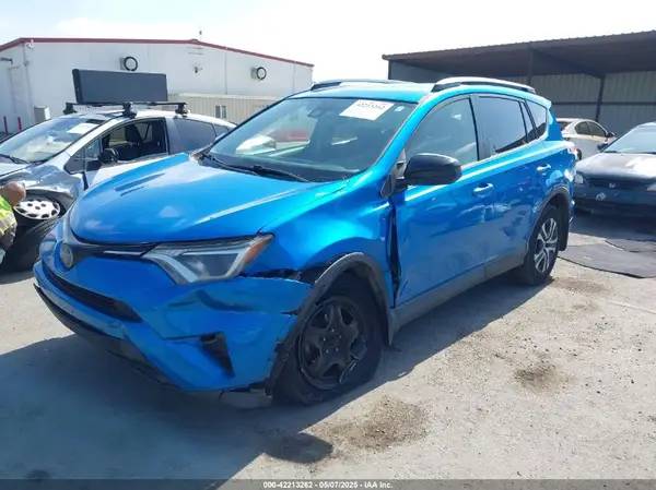 JTMZFREV5HJ119781 2017 TOYOTA RAV 4 - Image 2