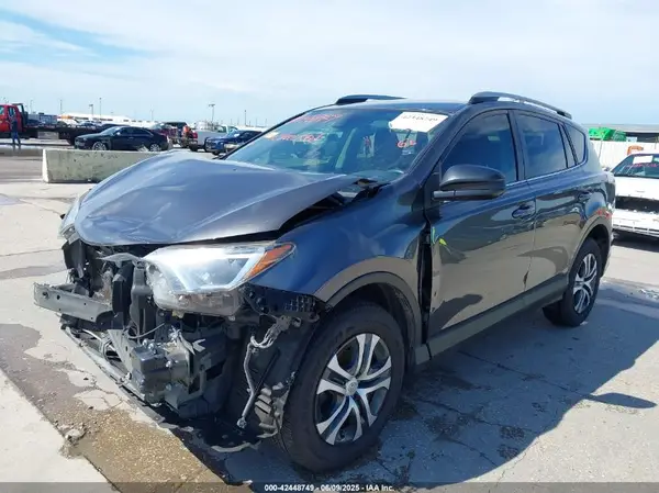 JTMZFREV5HJ717465 2017 TOYOTA RAV 4 - Image 2
