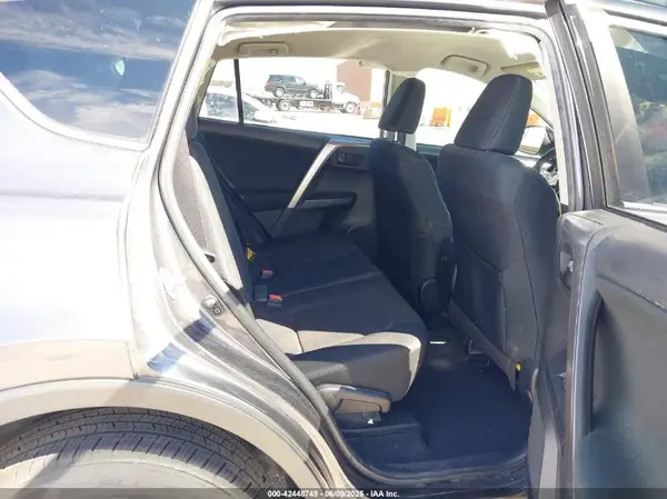 JTMZFREV5HJ717465 2017 TOYOTA RAV 4 - Image 8
