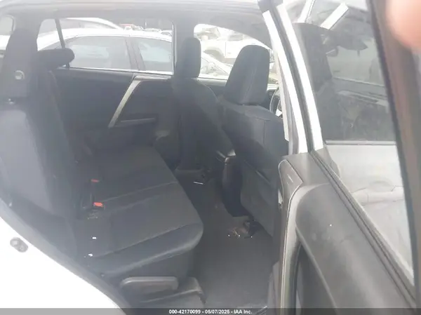JTMZFREV5JJ173636 2018 TOYOTA RAV 4 - Image 8