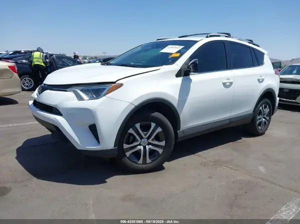 JTMZFREV5JJ727547 2018 TOYOTA RAV 4 - Image 2