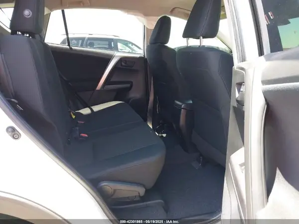 JTMZFREV5JJ727547 2018 TOYOTA RAV 4 - Image 8