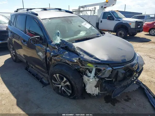JTMZFREV6HJ111527 2017 TOYOTA RAV 4 - Image 1