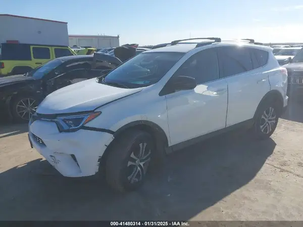 JTMZFREV6JJ150530 2018 TOYOTA RAV 4 - Image 2