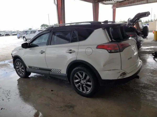 JTMZFREV6JJ157302 2018 TOYOTA RAV 4 - Image 2