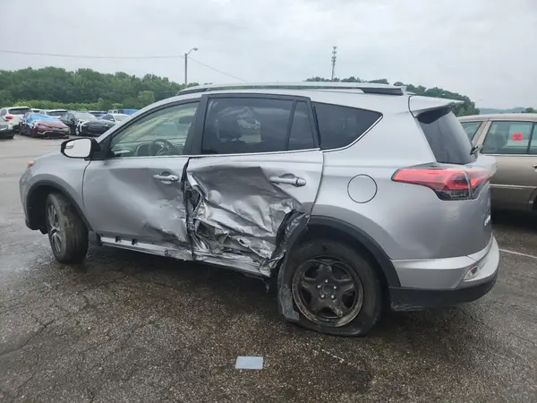 JTMZFREV6JJ165237 2018 TOYOTA RAV 4 - Image 2