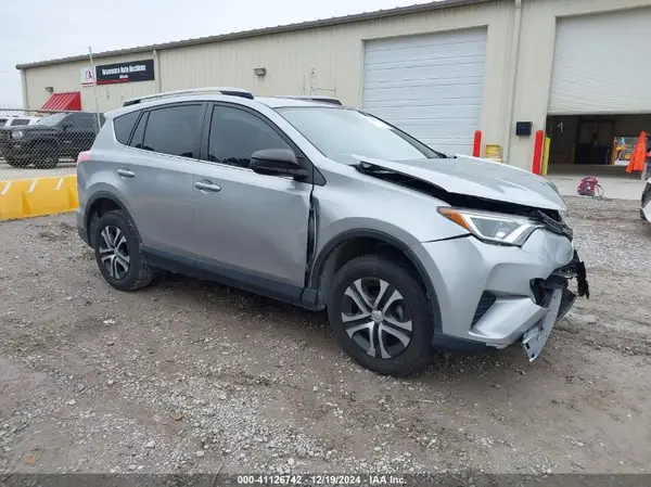 JTMZFREV6JJ175170 2018 TOYOTA RAV 4 - Image 1