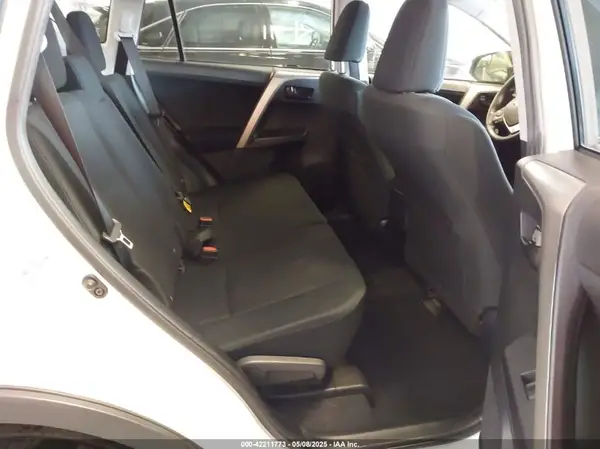 JTMZFREV6JJ729887 2018 TOYOTA RAV 4 - Image 8