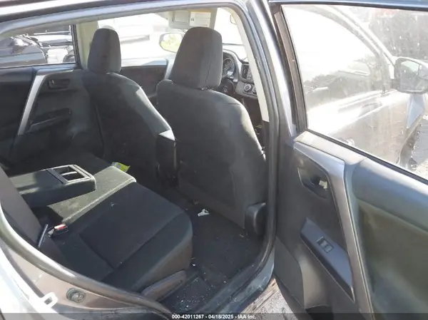 JTMZFREV7GJ065267 2016 TOYOTA RAV 4 - Image 8