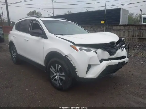 JTMZFREV7HD102186 2017 TOYOTA RAV 4 - Image 1