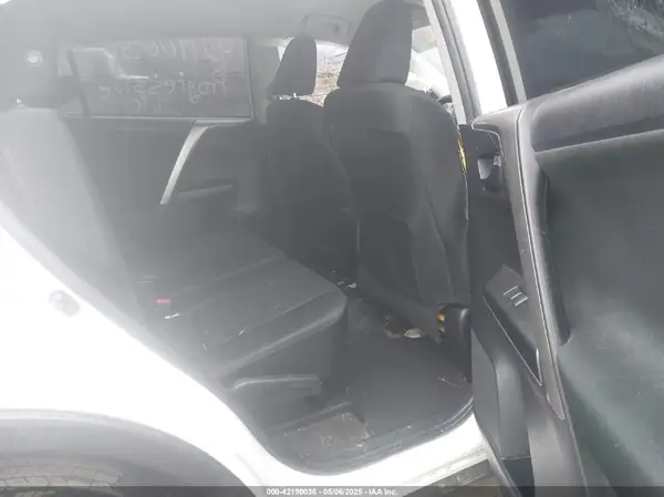 JTMZFREV7HD102186 2017 TOYOTA RAV 4 - Image 8