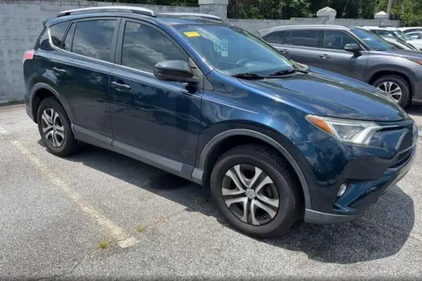 JTMZFREV7HJ117398 2017 TOYOTA RAV 4 - Image 1