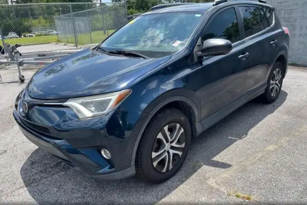 JTMZFREV7HJ117398 2017 TOYOTA RAV 4 - Image 2
