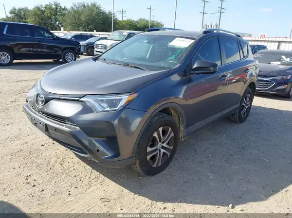 JTMZFREV7HJ123718 2017 TOYOTA RAV 4 - Image 2