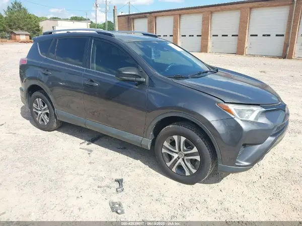 JTMZFREV7HJ138591 2017 TOYOTA RAV 4 - Image 1