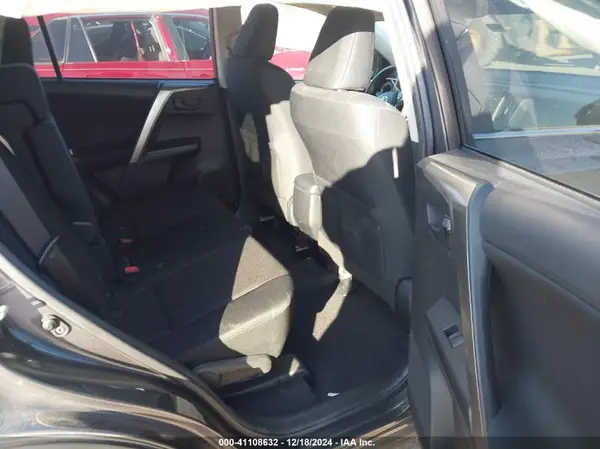 JTMZFREV7JJ202747 2018 TOYOTA RAV 4 - Image 8