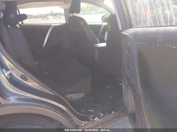 JTMZFREV7JJ207270 2018 TOYOTA RAV 4 - Image 8
