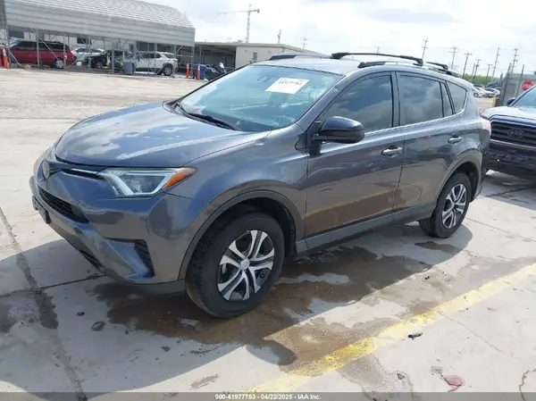 JTMZFREV7JJ724116 2018 TOYOTA RAV 4 - Image 2