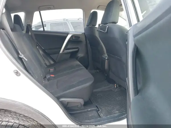 JTMZFREV7JJ730644 2018 TOYOTA RAV 4 - Image 8