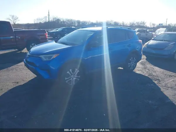 JTMZFREV8GJ070350 2016 TOYOTA RAV 4 - Image 2