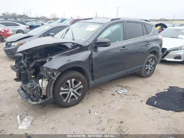 JTMZFREV8HJ107835 2017 TOYOTA RAV 4 - Image 2