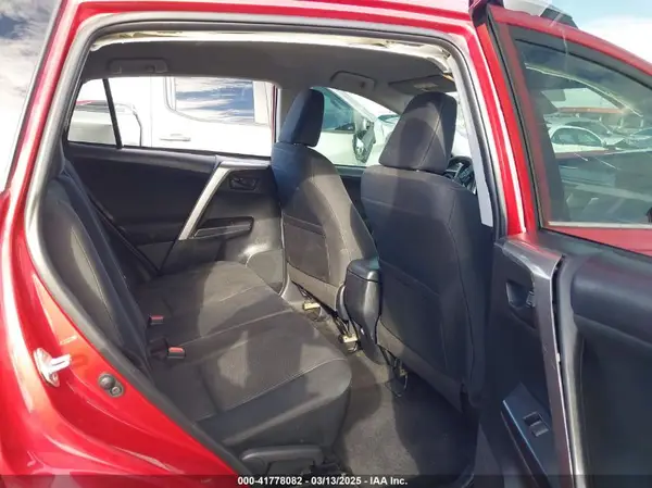 JTMZFREV8HJ108046 2017 TOYOTA RAV 4 - Image 8