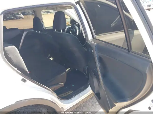 JTMZFREV8HJ702927 2017 TOYOTA RAV 4 - Image 8