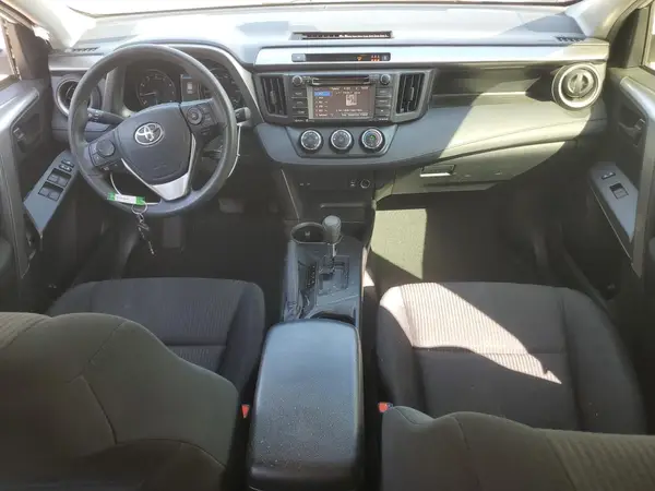JTMZFREV8HJ708176 2017 TOYOTA RAV 4 - Image 8