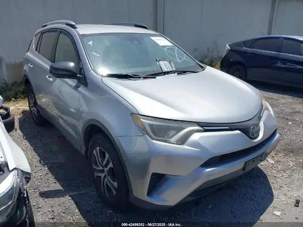 JTMZFREV8JD126387 2018 TOYOTA RAV 4 - Image 1