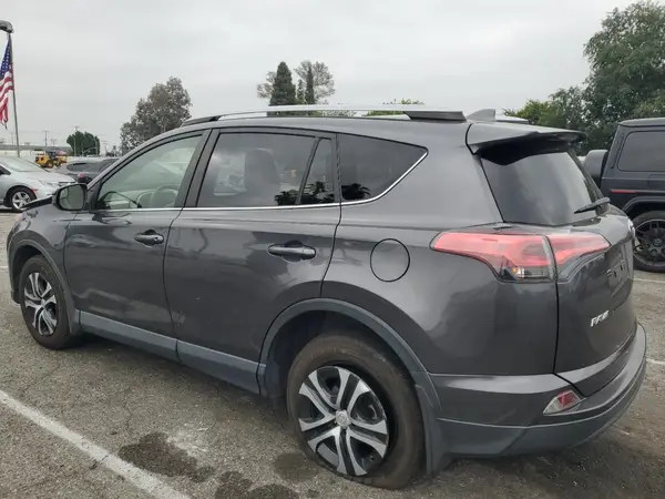 JTMZFREV8JJ153588 2018 TOYOTA RAV 4 - Image 2