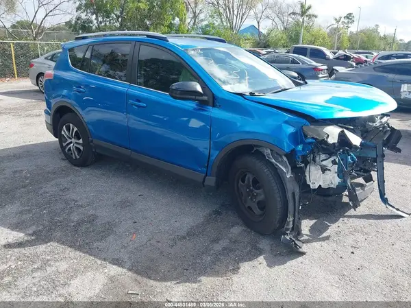 JTMZFREV8JJ156085 2018 TOYOTA RAV 4 - Image 1