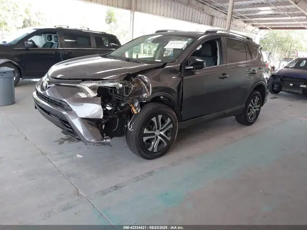 JTMZFREV8JJ728725 2018 TOYOTA RAV 4 - Image 2