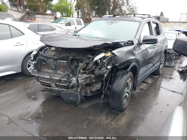 JTMZFREV8JJ729812 2018 TOYOTA RAV 4 - Image 2