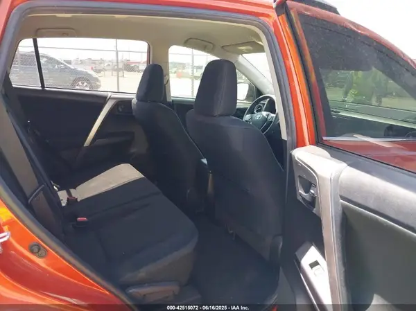 JTMZFREV9GD083512 2016 TOYOTA RAV 4 - Image 8
