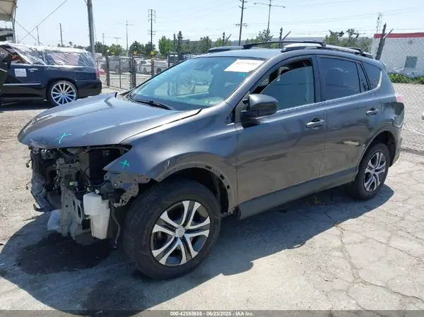 JTMZFREV9HJ103406 2017 TOYOTA RAV 4 - Image 2
