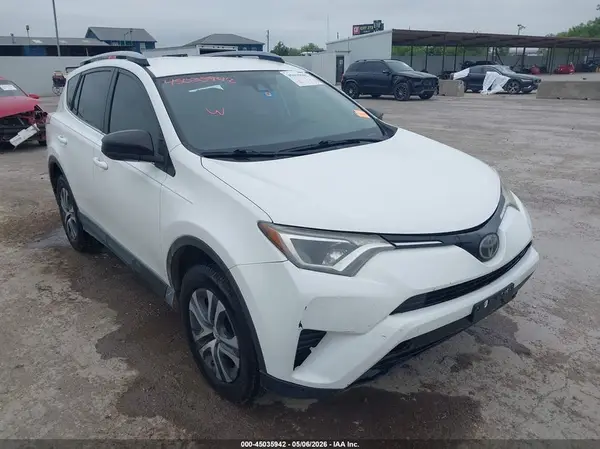 JTMZFREV9HJ140388 2017 TOYOTA RAV 4 - Image 1