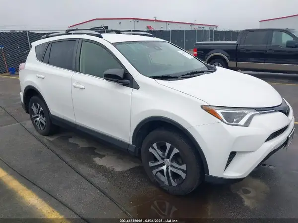 JTMZFREV9HJ704296 2017 TOYOTA RAV 4 - Image 1