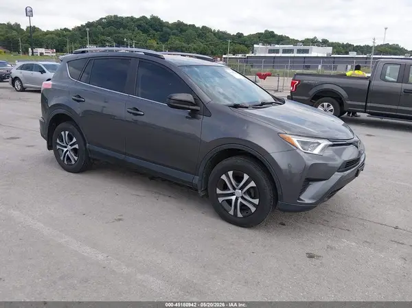 JTMZFREV9HJ709031 2017 TOYOTA RAV 4 - Image 1