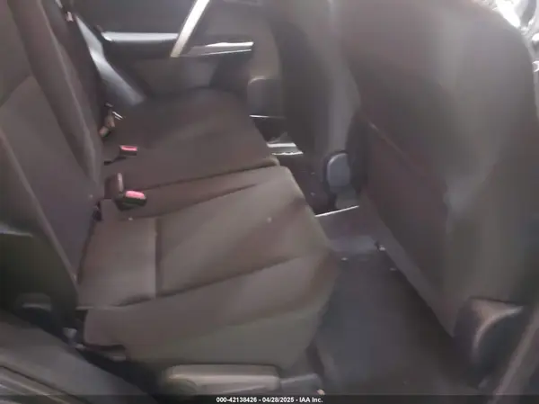 JTMZFREV9JD133607 2018 TOYOTA RAV 4 - Image 8