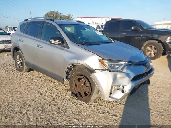 JTMZFREV9JJ162476 2018 TOYOTA RAV 4 - Image 1