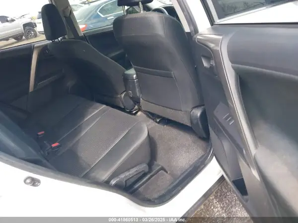 JTMZFREV9JJ192075 2018 TOYOTA RAV 4 - Image 8