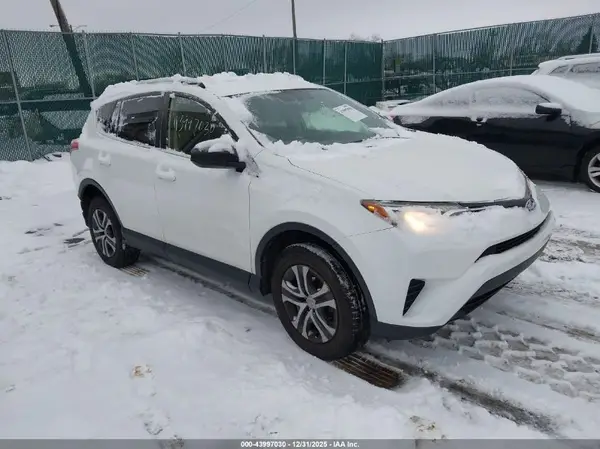 JTMZFREVXGJ100206 2016 TOYOTA RAV 4 - Image 1